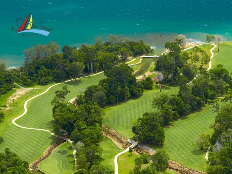 Former professional golfer Ernie Els designed this golf course which has 18 holes