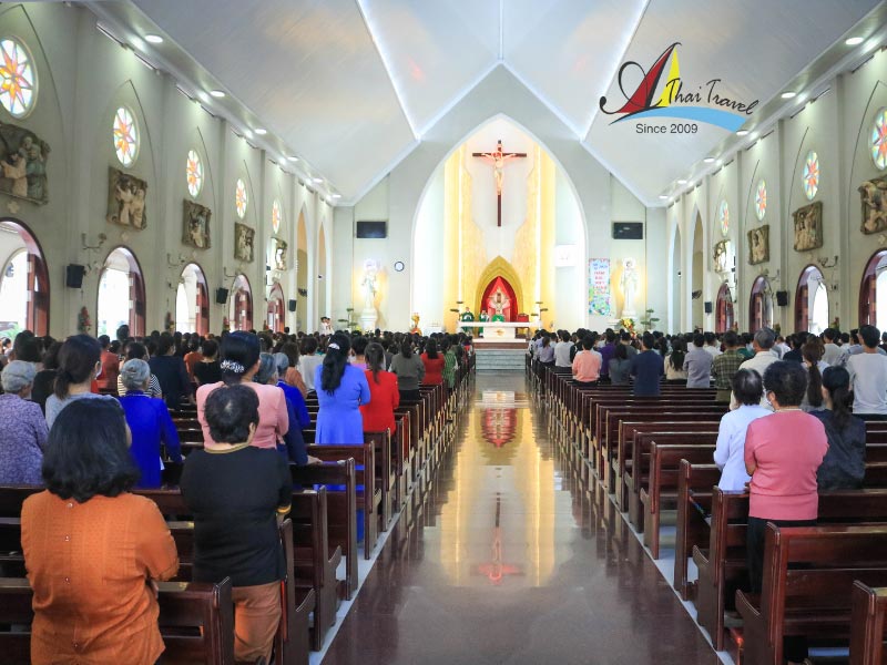 Catholic churches tours in Vietnam